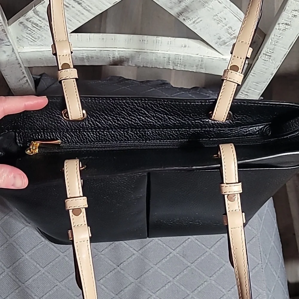 NWT Michael Kor Bedford Medium Black Peeble Tote Bag Cream Handles - Picture 4 of 13